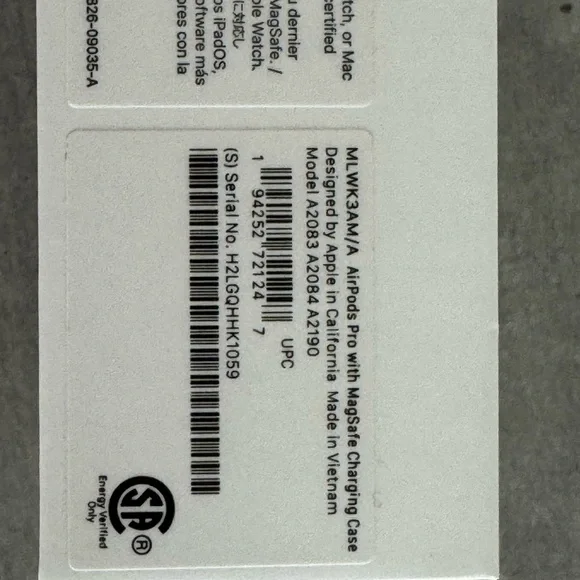 Apple AirPods Pro in White - Picture 6 of 6